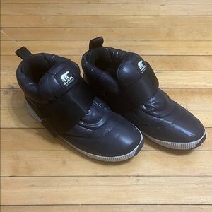 Sorel Women’s Black and White Winter Boots